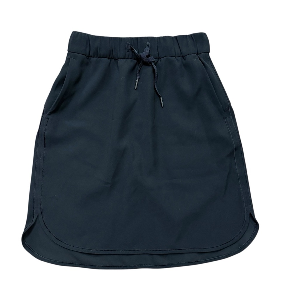 Lululemon On The Fly Skirt Woven Black Size 4 Travel Wrinkle Free